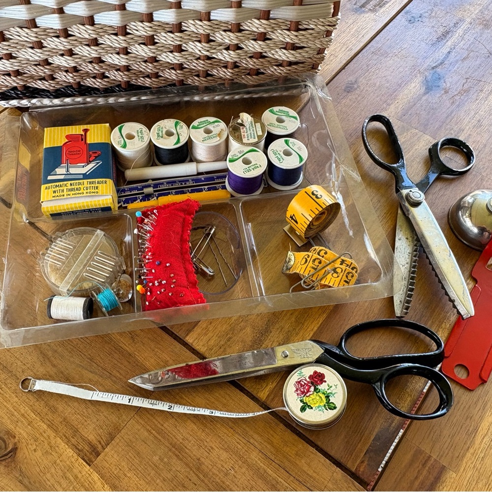 Belding Corticelli Wicker Sewing Basket filled with Vintage Sewing Notions - Picture 7 of 8